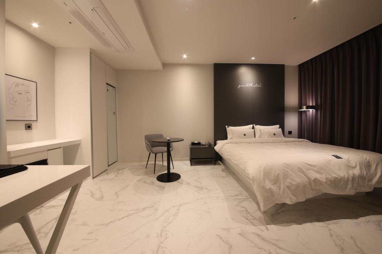 Zam101 Hotel Gimhae Buitenkant foto