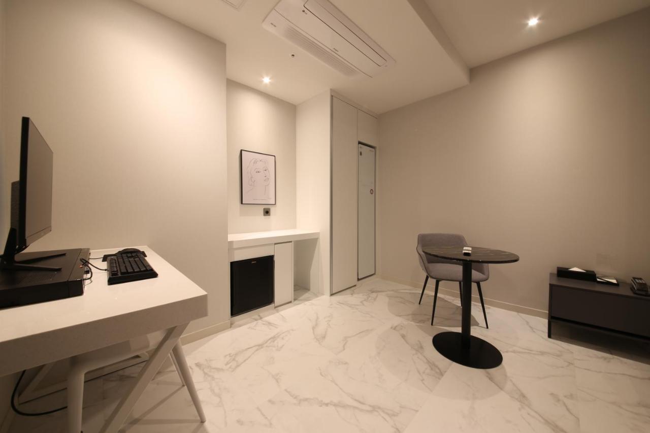 Zam101 Hotel Gimhae Buitenkant foto