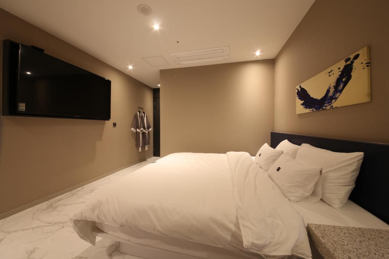 Zam101 Hotel Gimhae Buitenkant foto